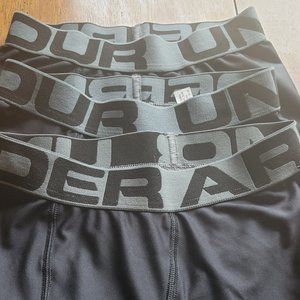 UNDER ARMOUR--Nike Boy's Size M (black)